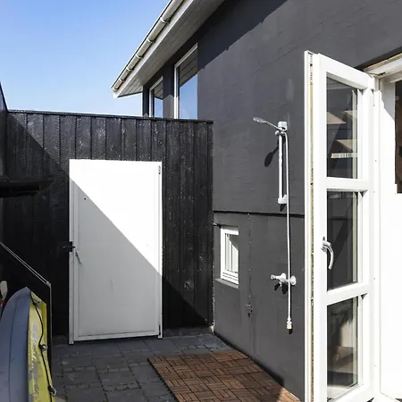 3 Bedroom Amazing In Semesterbostad